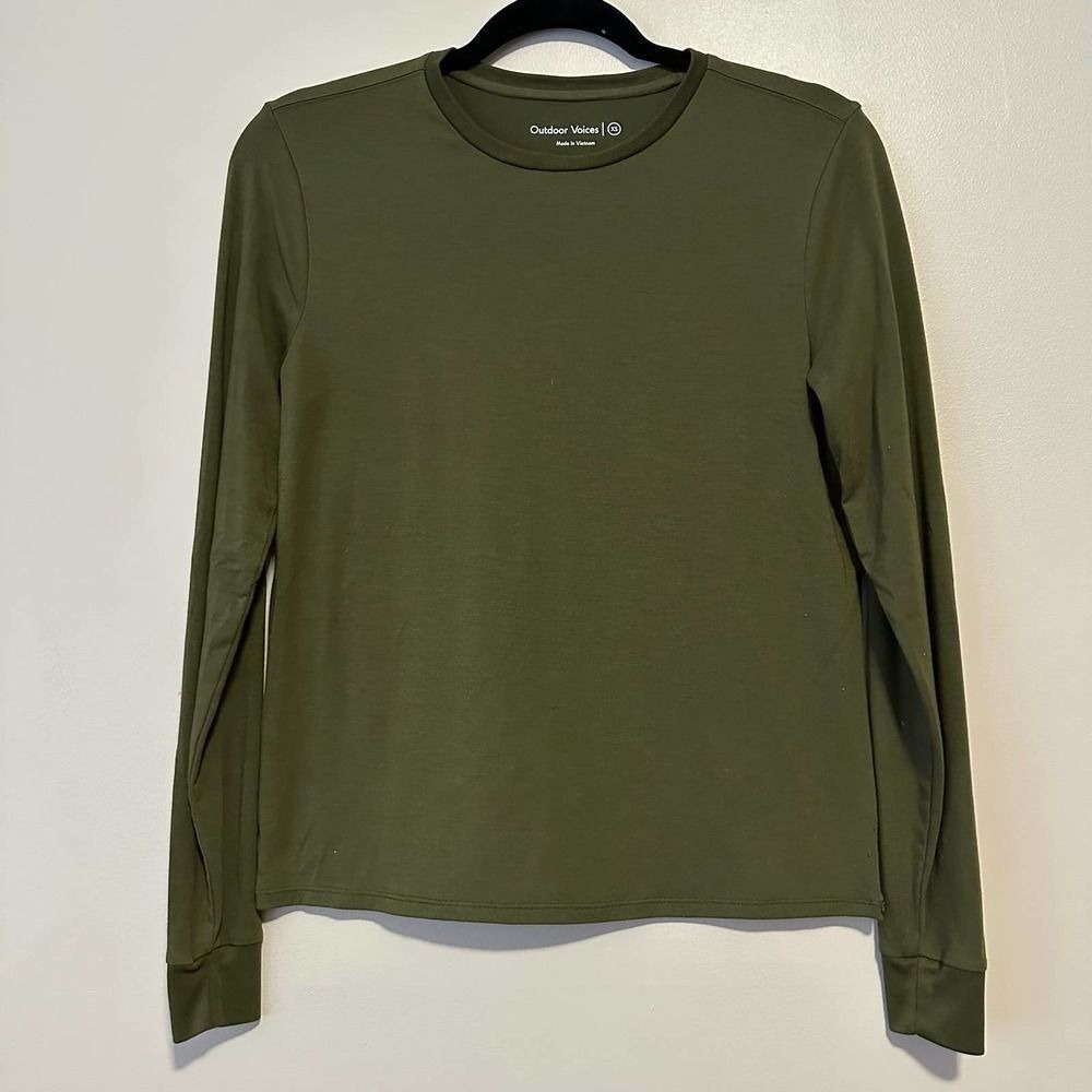 Outdoor Voices XS Shirt Olive Green Long Sleeve Activewear Crew Neck Stretch
